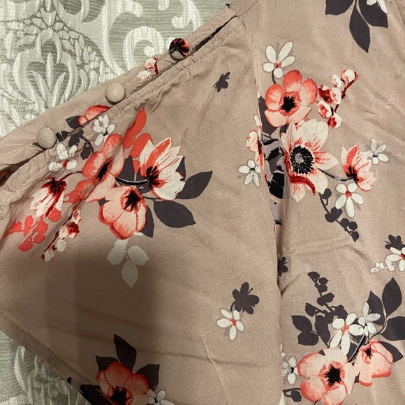 Torrid floral top 2x - Picture 3 of 3